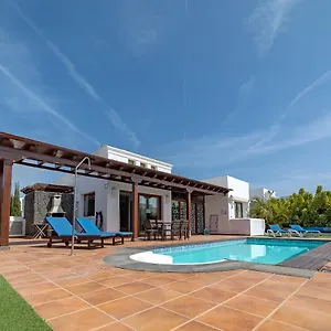 https://villa-alegria.in-canary-islands.com