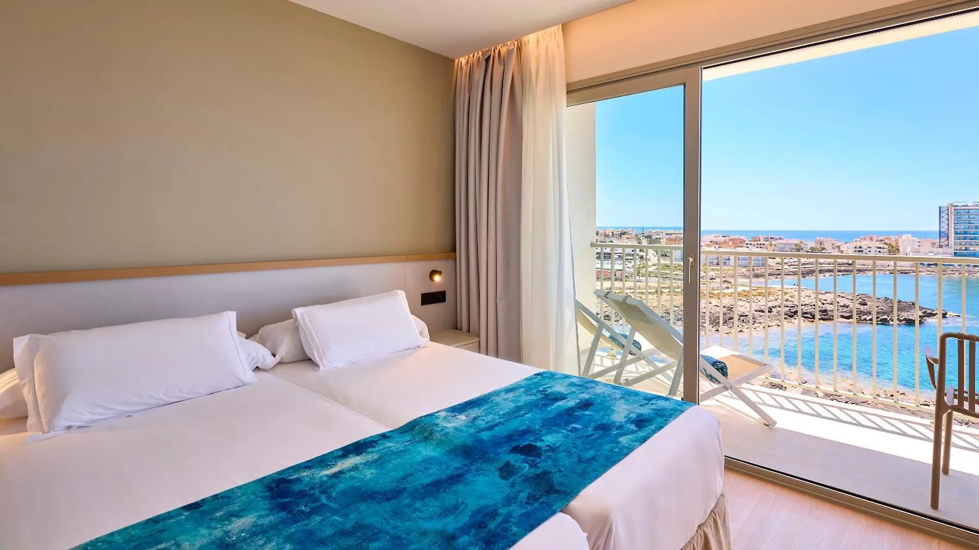 Universal Hotel Romantica Колонья Сант Джордин