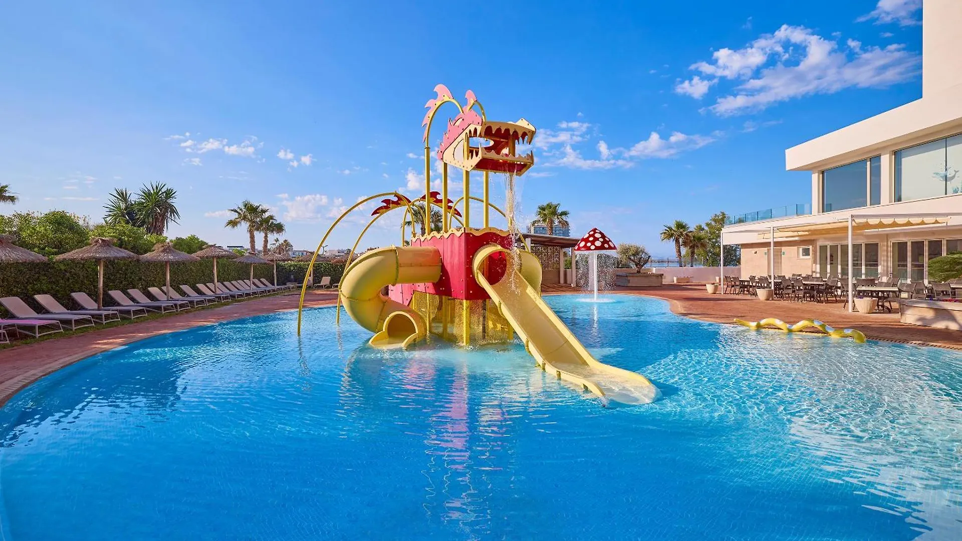 Universal Hotel Romantica Колонья Сант Джордин