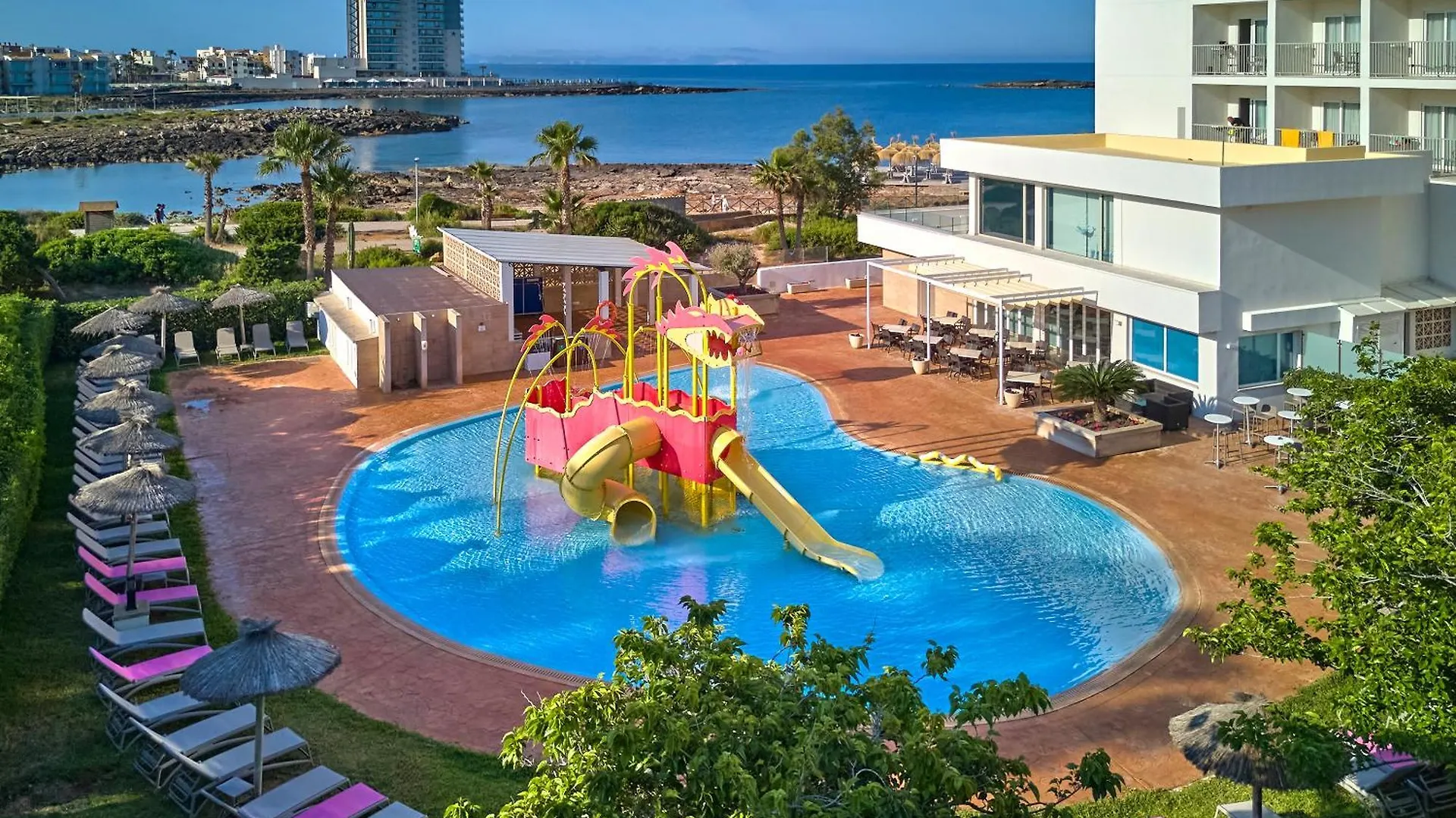 Universal Hotel Romantica Колонья Сант Джордин